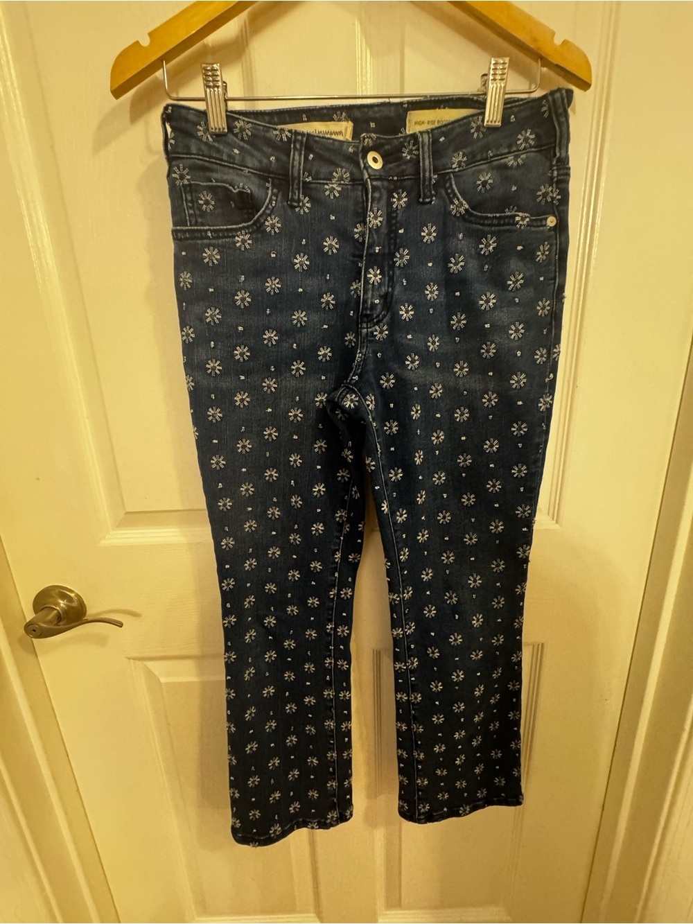 Pilcro and the Letterpress Floral embroidered Straight-Leg Cropped Jeans